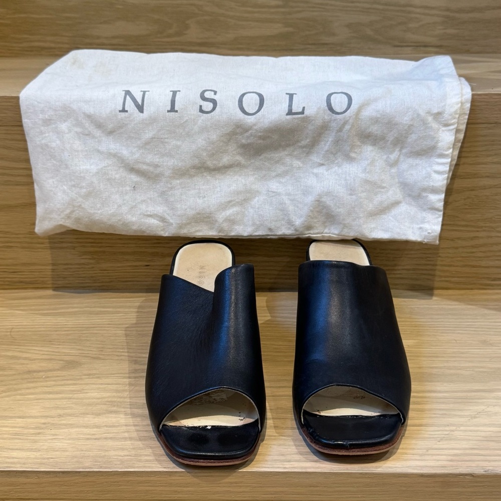 Nisolo Elegant Black Open-Toe Slides